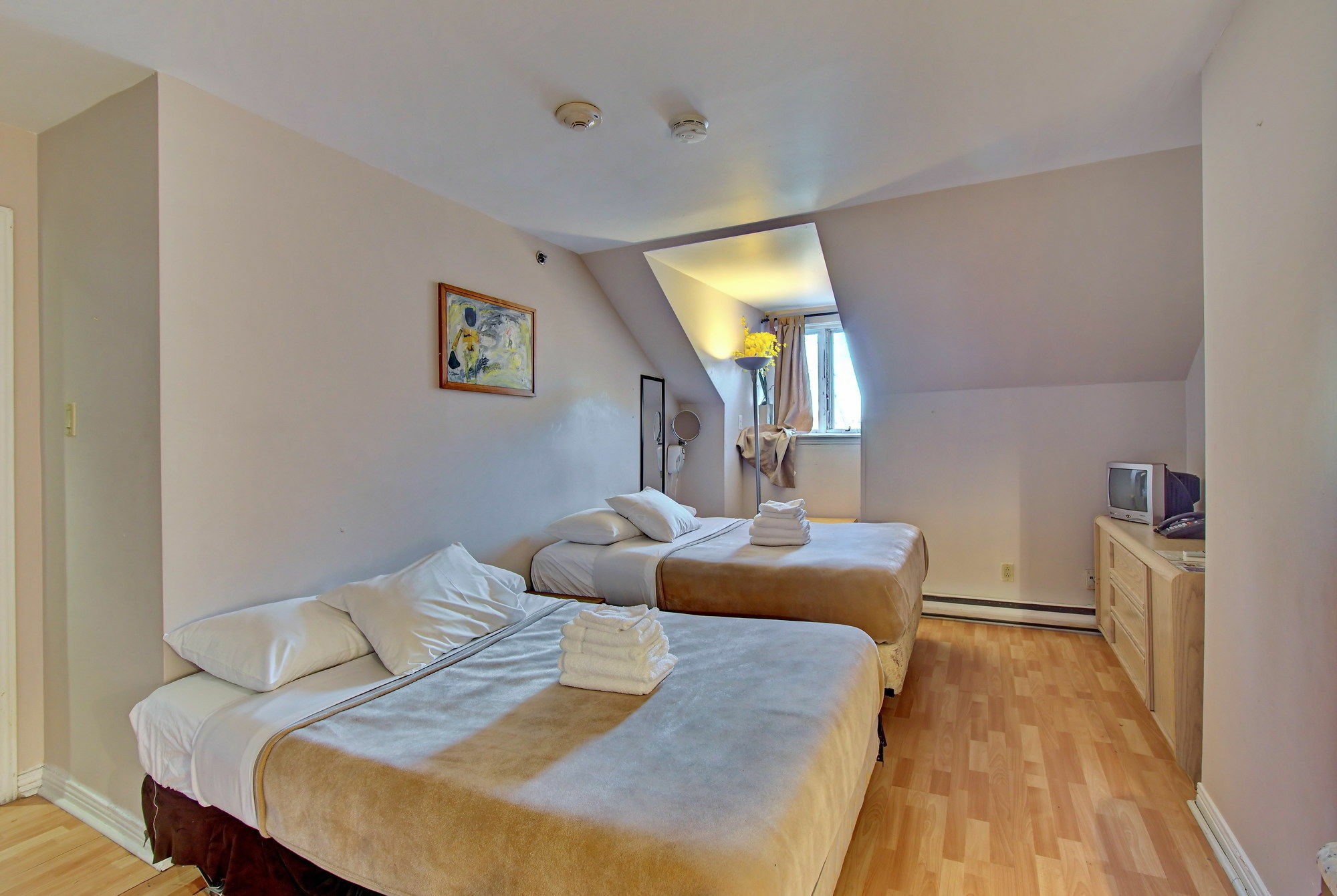 Auberge & Hotel Montreal Espace Confort מראה חיצוני תמונה