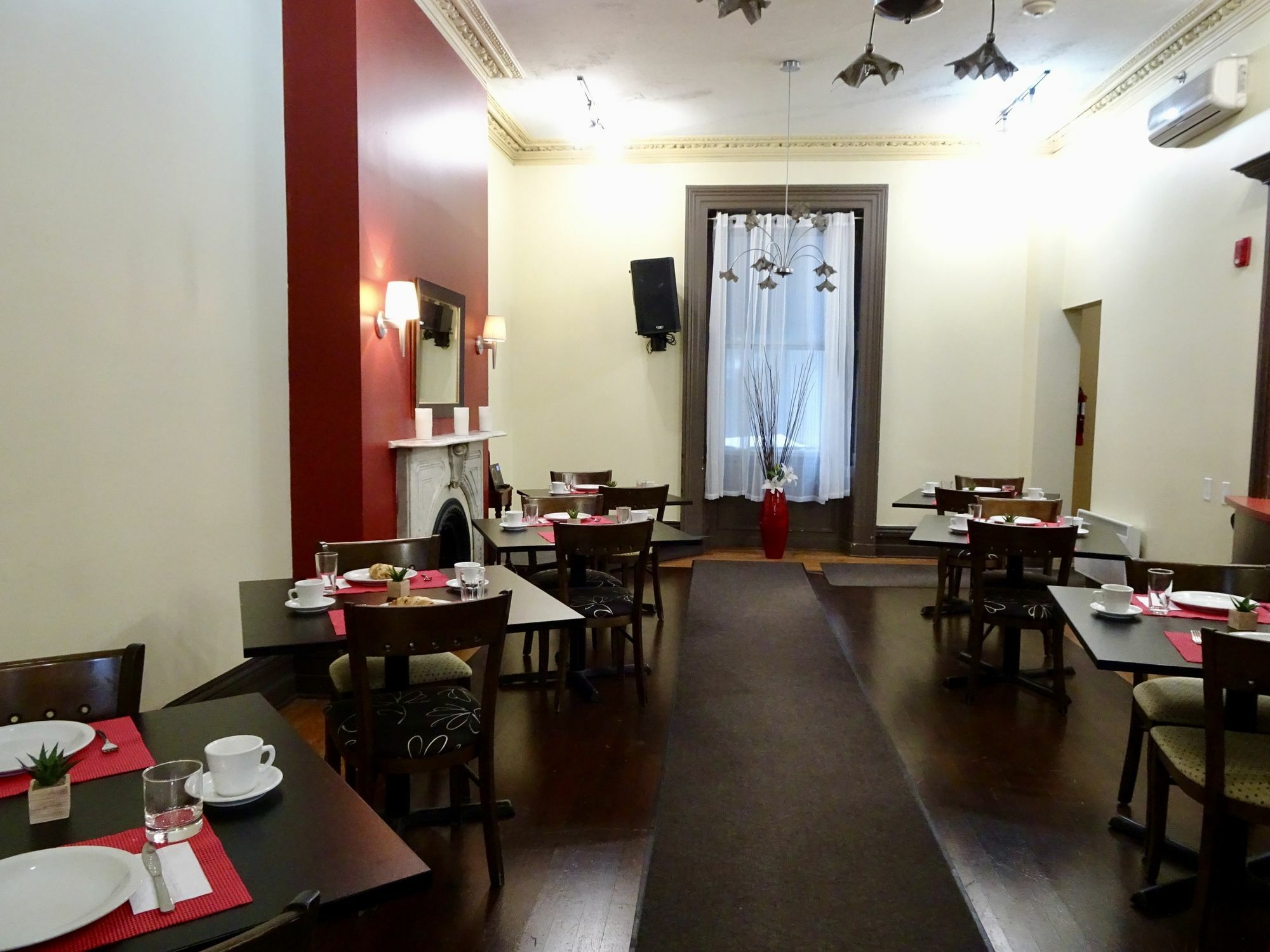 Auberge & Hotel Montreal Espace Confort מראה חיצוני תמונה
